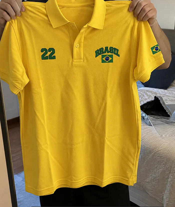 Foto enviada por Kiko Pires: camisa polo amarela Brasil 22
